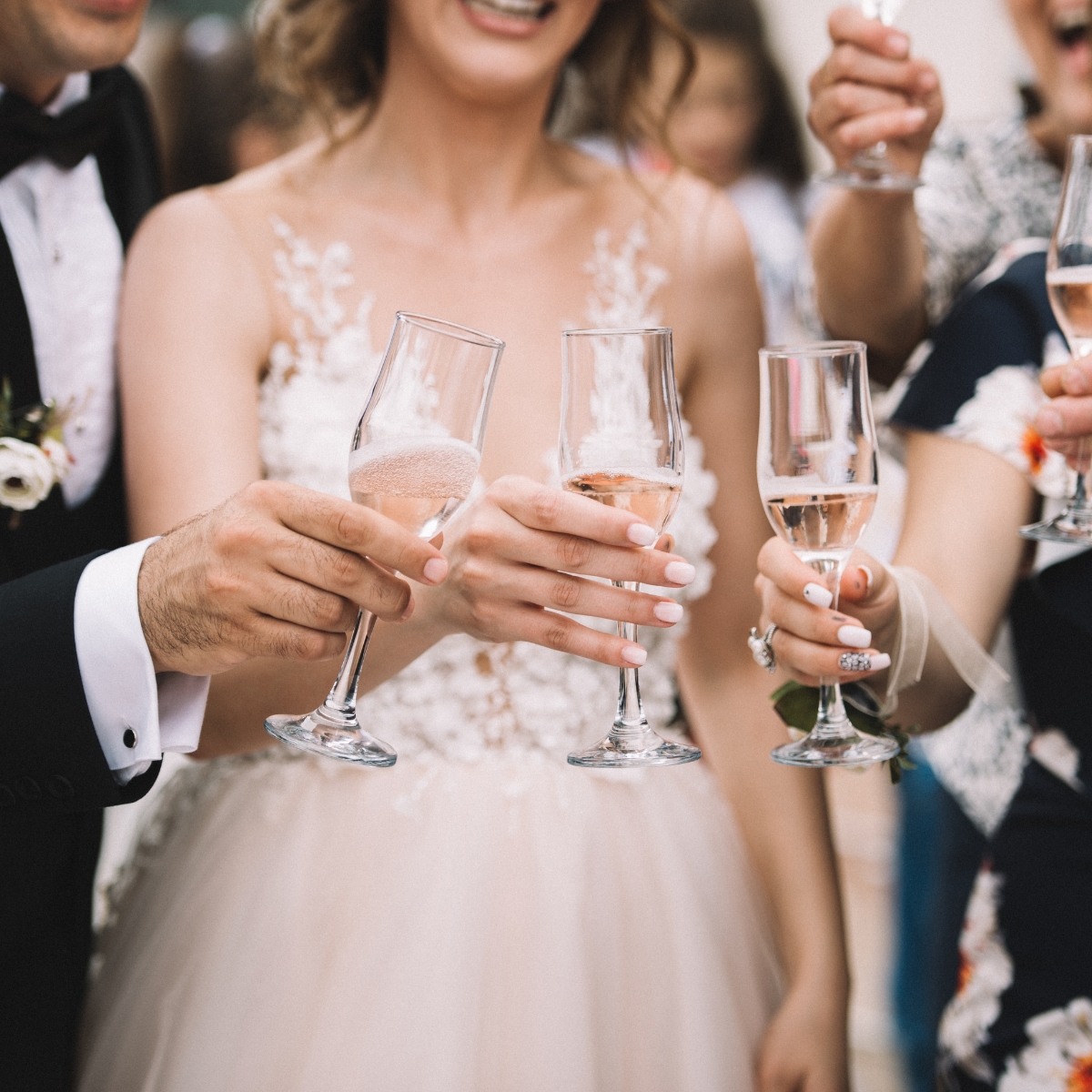 Wesele to wyjątkowe wydarzenie, które zasługuje na wyjątkowe wino.